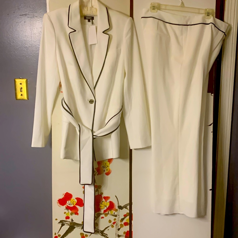 DKNY white pantsuit size 14